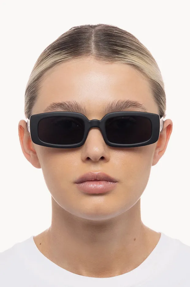 Sunglasses|Sunglasses|Le Specs Dynamite Sunglasses BLACK