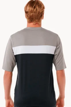 Rashies|Rip Curl Mens Undertow Short Sleeve Suntop Black/grey