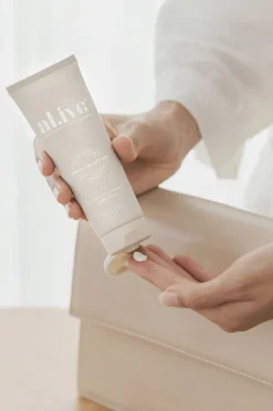 Travel|Gifts|Al.ive Body Sea Cotton & Coconut Hand Cream 80ml